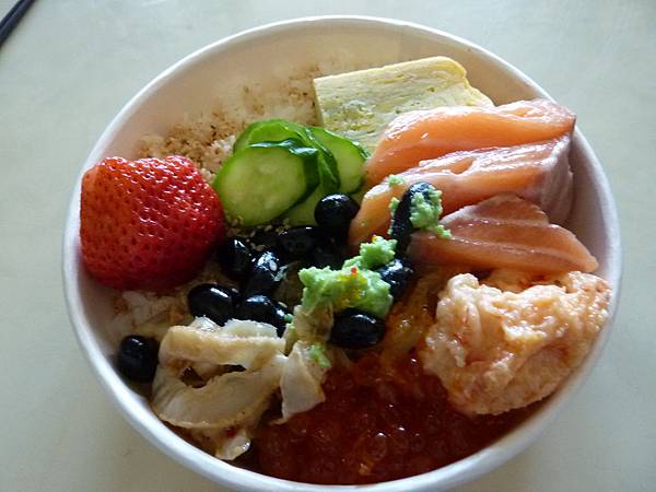 生魚片蓋飯 生魚片蓋飯