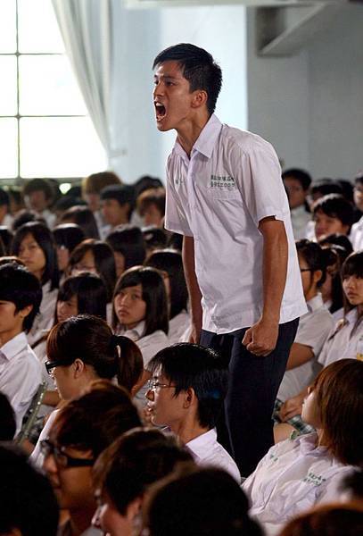 他們在畢業的前一天爆炸 (3).jpg