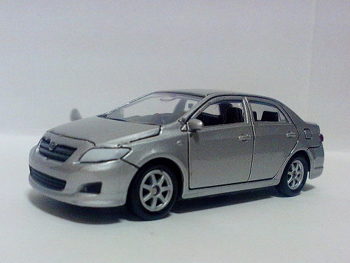 tomica toyota altis