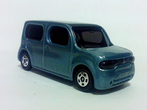 Tomica nissan cube #10