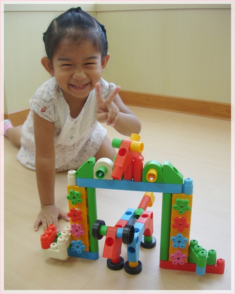 小汝0815積木.jpg 小汝0815積木.jpg