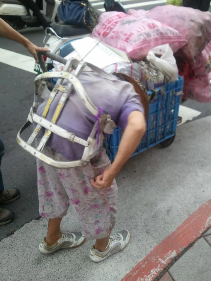 1377577169-2743994610