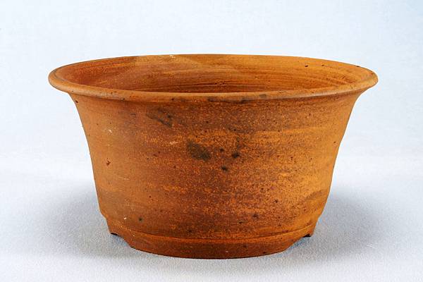 早期 素燒盆 寬 33.7 cm X 高 16.5 cm 正面 早期 素燒盆 寬 33.7 cm X 高 16.5 cm 正面