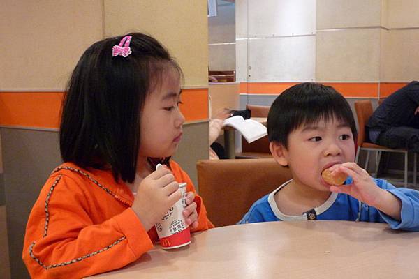 麥當勞2s.jpg 麥當勞2s.jpg