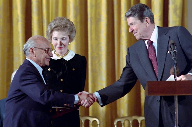 00_MiltonFriedmanReagan2_BloombergNews_659px