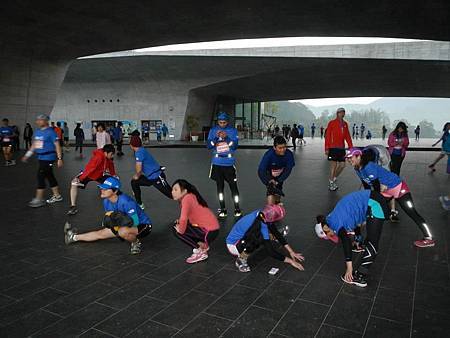 59780_10151450033866067_537357255_n (1)