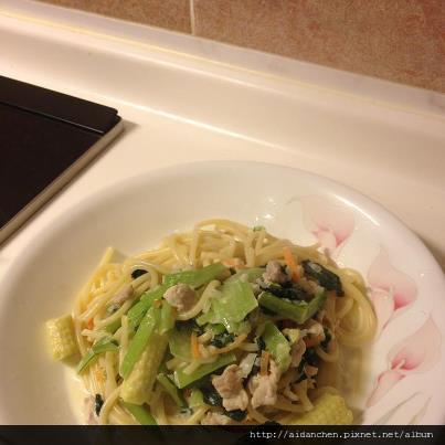 156295_442689612463063_1375979483_n