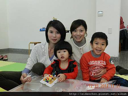 281770_504413222914610_475645022_n