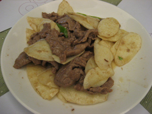 24.中山區人和園雲南菜的過橋米線