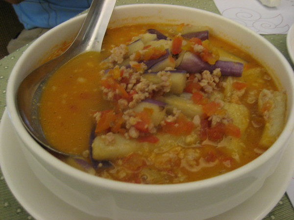 24.中山區人和園雲南菜的過橋米線