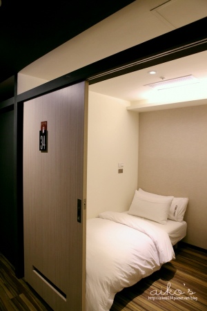 Singel Inn 單人房住宿空間:【高雄新興】Singel Inn 單人房住宿空間,膠囊旅館與汗蒸幕的合體。 Singel Inn 單人房住宿空間:【高雄新興】Singel Inn 單人房住宿空間,膠囊旅館與汗蒸幕的合體。