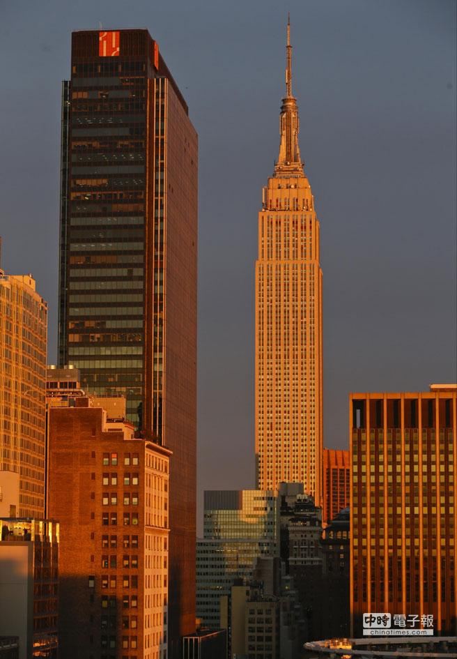 擅自拍攝上空照,帝國大廈(中)房東向一攝影師求償100萬美元。圖為帝國大廈外觀。(美聯社)