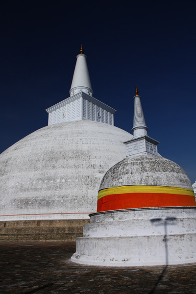 大佛塔與四周的小佛塔