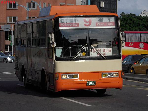 9路  720-AB(車頂改為橘色).jpg