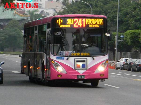 241路  747-AC