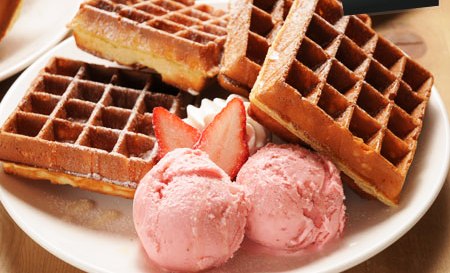 caca 草莓鬆餅.jpg