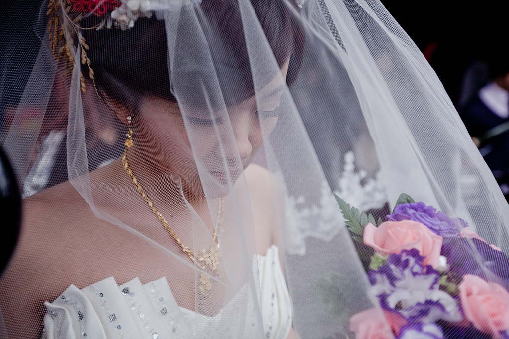 台中婚攝,婚禮攝影,新人推薦_不捨的眼神