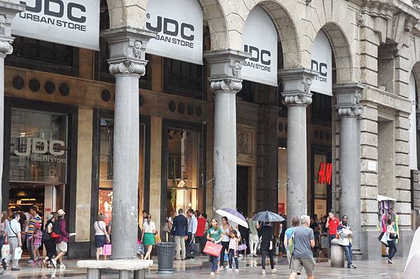 欧洲蜜月day4:米兰精品shopping - 爱丽丝梦游