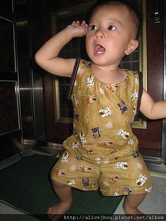 0610這什麼醜姿勢 XD