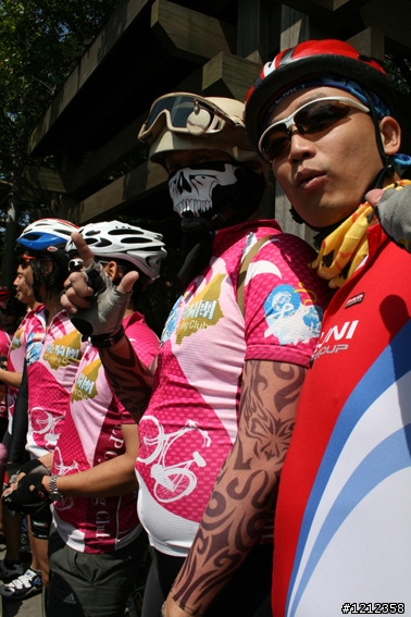 一路靠北騎 一路靠北騎