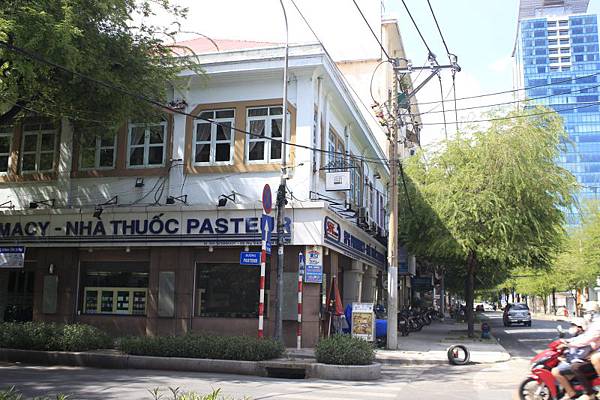 20130526_053_HCMC_La Fenetre Soleil.JPG 20130526_053_HCMC_La Fenetre Soleil.JPG