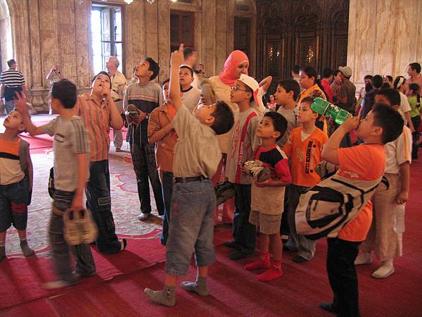 埃及小朋友校外教學.JPG 埃及小朋友校外教學.JPG