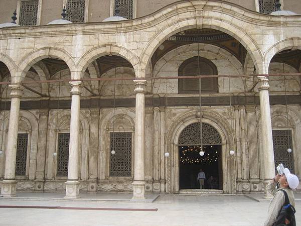 聖堂入口-2.jpg 聖堂入口-2.jpg