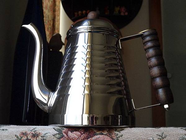 Kalita ウェーブポット 不銹鋼波浪紋鶴嘴手沖壺 Kalita ウェーブポット 不銹鋼波浪紋鶴嘴手沖壺