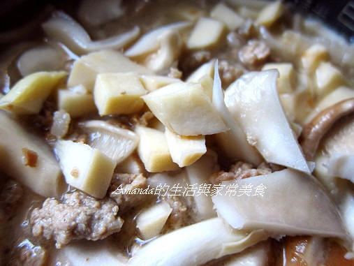 竹筍炊飯-營養美味快速懶人餐 竹筍炊飯-生米舖上食材