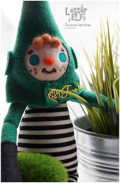 Letter elf 18 Letter elf 18