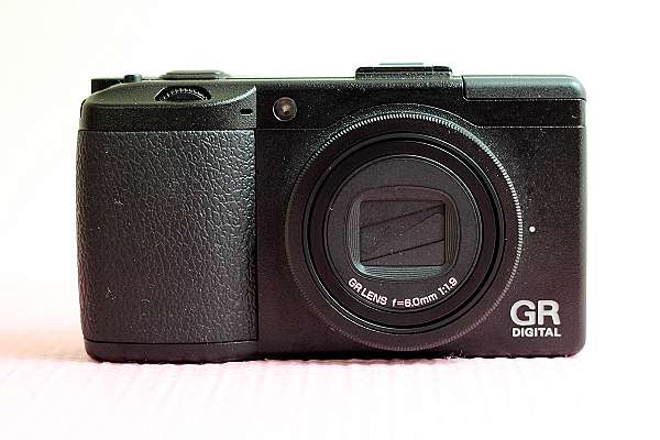 開箱】極致的浪漫RICOH GRD3 開箱含與Canon S95簡易比較心得2011-07-01