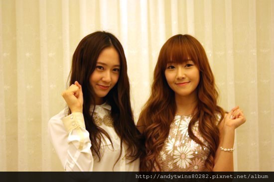 snsd jessica fx krystal interview with Korean Paralympic Committee (2)