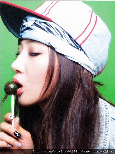 snsd yuri i got a boy album scans (24)