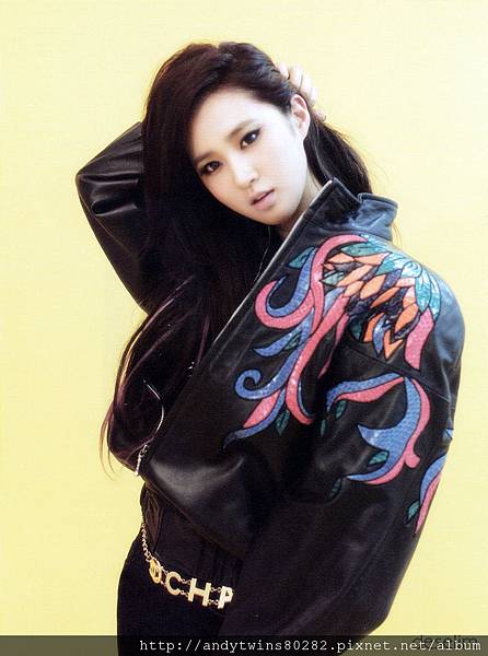 snsd yuri i got a boy album scans (22)