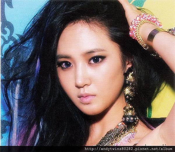 snsd yuri i got a boy album scans (9)