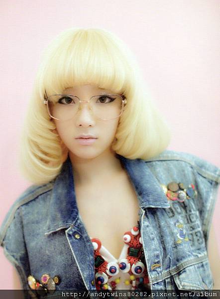 snsd taeyeon i got a boy album scans (25)
