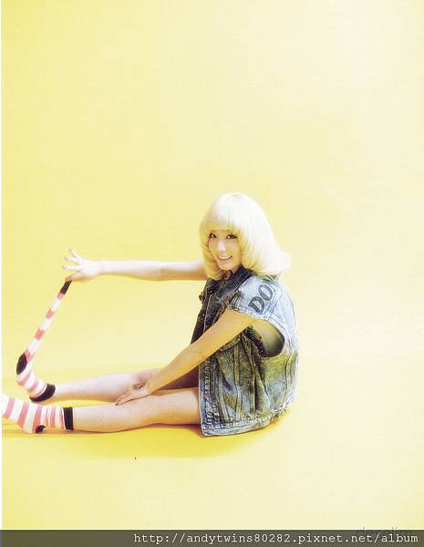 snsd taeyeon i got a boy album scans (19)