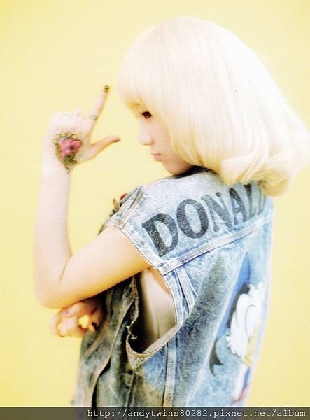 snsd taeyeon i got a boy album scans (17)