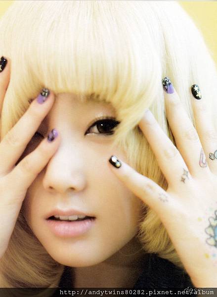 snsd taeyeon i got a boy album scans (8)