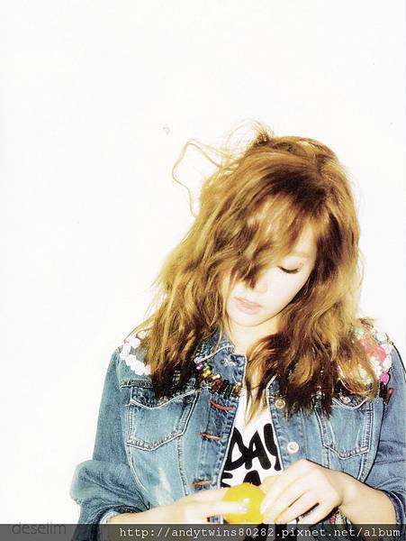 snsd taeyeon i got a boy album scans (7)