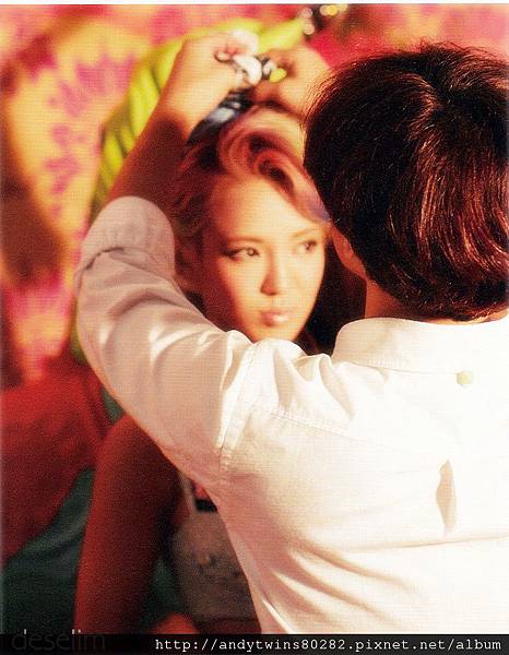 snsd hyoyeon i got a boy album scans (15)