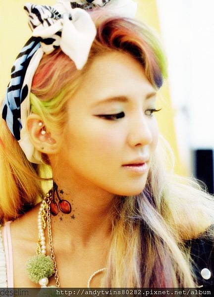 snsd hyoyeon i got a boy album scans (3)