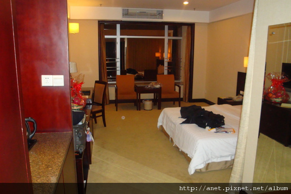 主辦論壇場地和我住的房間.JPG