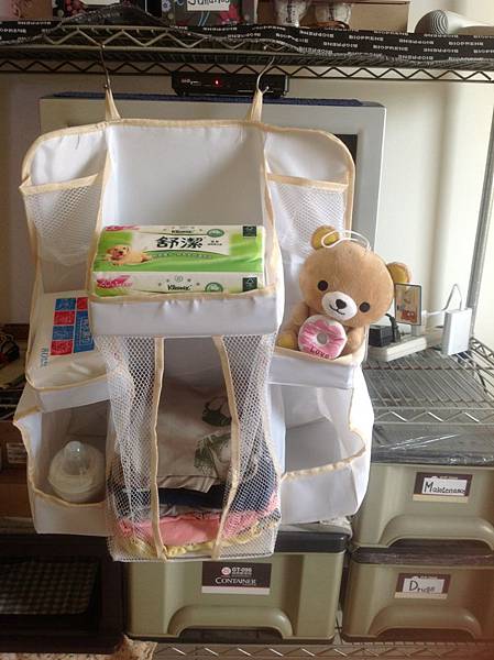 嬰兒床尿布收納