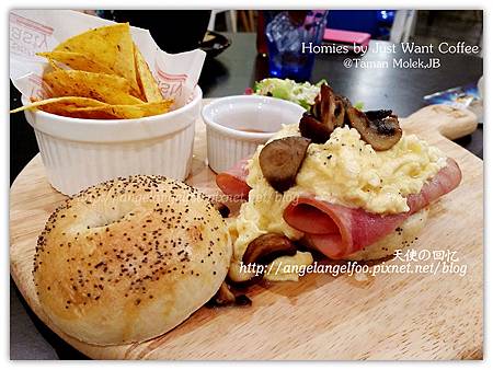 BAGEL~Mushroom Ham & Egg Sandwich