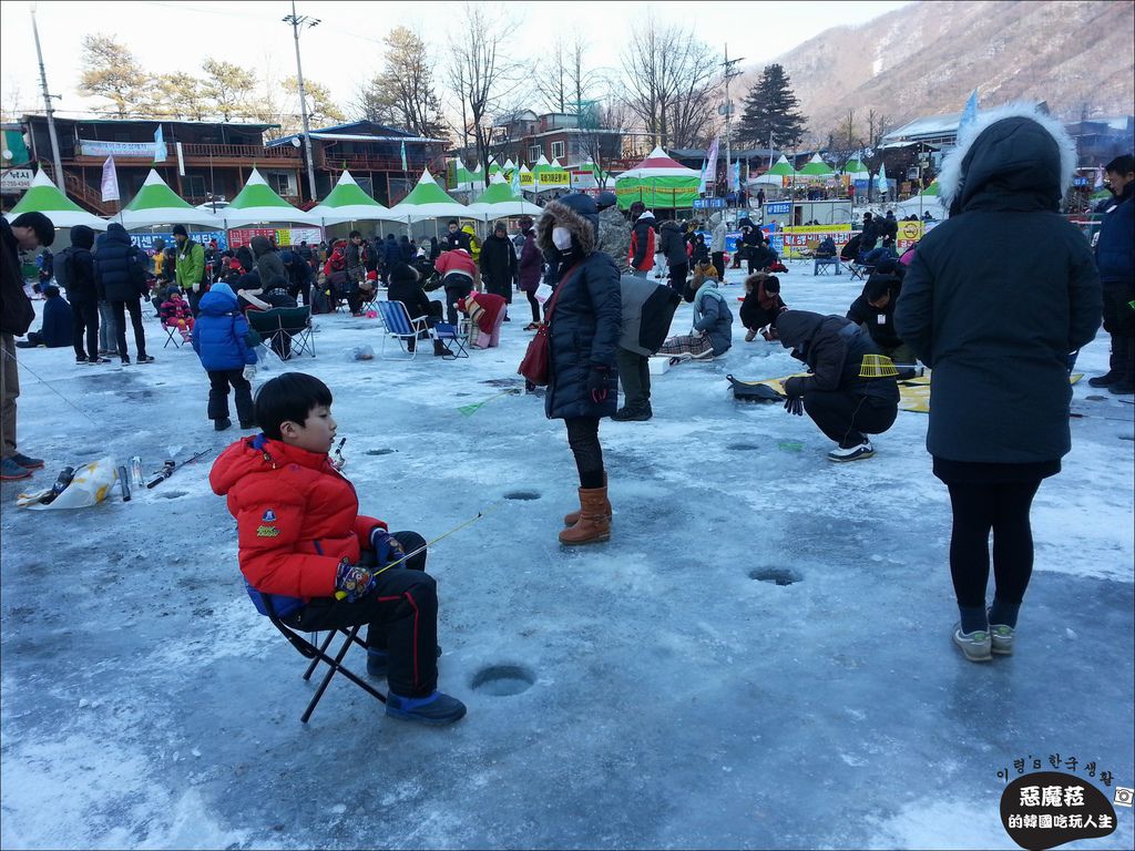 "韓國釣冰魚"離首爾只要一個小時車程，搭地鐵就到─清平鱒魚冰魚節/청평얼음꽃 송어축제