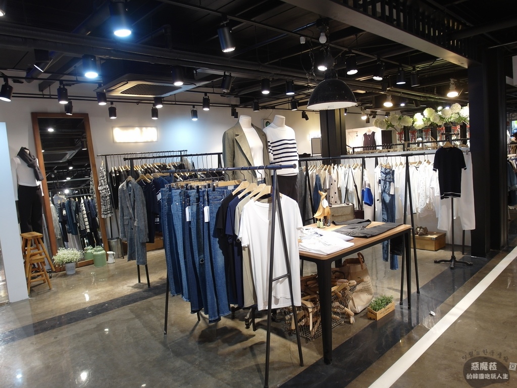 韓國│建大入口站 時尚貨櫃屋2015年四月全新開幕─COMMON-GROUND