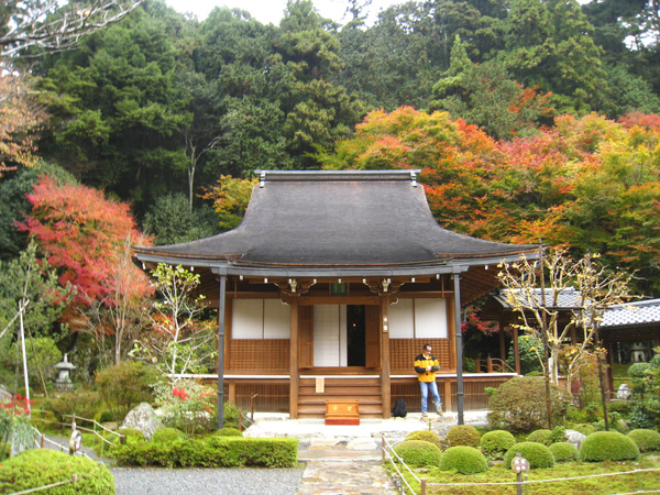 重建後的寂光院本堂 