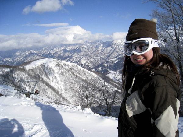 趁霧一時散去，騙哥哥一起去山頂