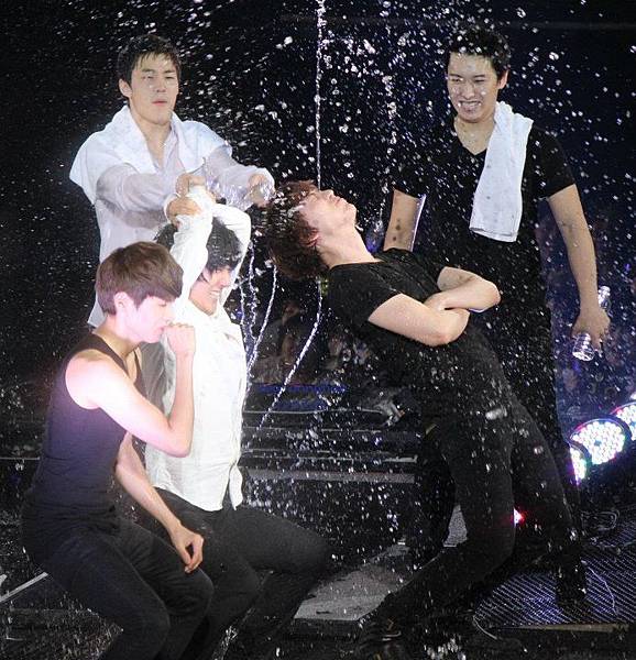 120205-13.jpg 120205-13.jpg